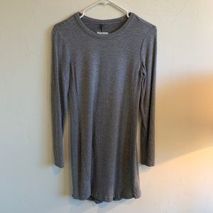 🍭 Lou & Grey Signature Soft Sweatshirt Dress